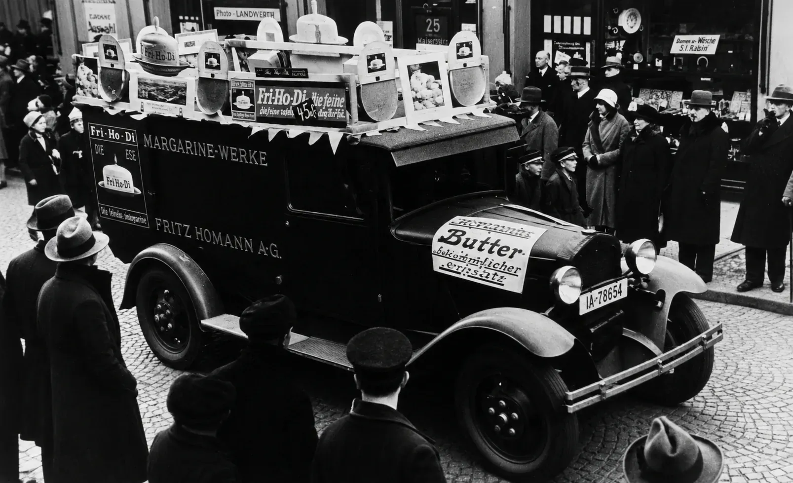 Transport mit Lokomotiven und Kraftfahrzeugen 1905